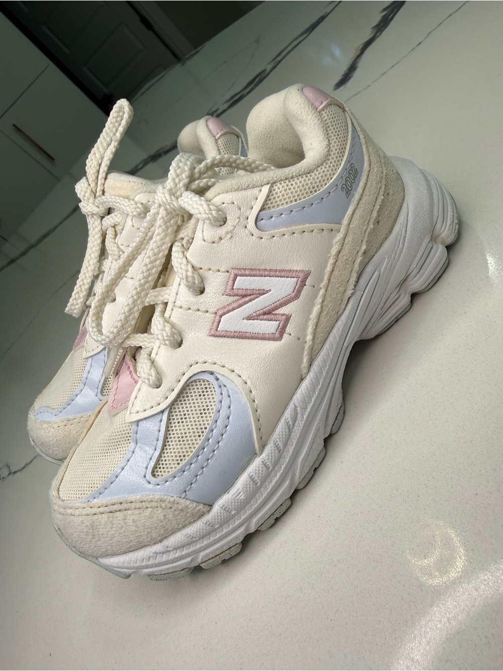 New Balance 2002R Sea Salt Pink Ice Blue Toddler Size 9C Sneaker IC2002KF